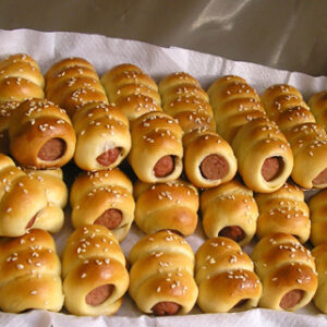 recept pirozhki s sosiskoj