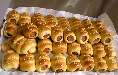 recept pirozhki s sosiskoj